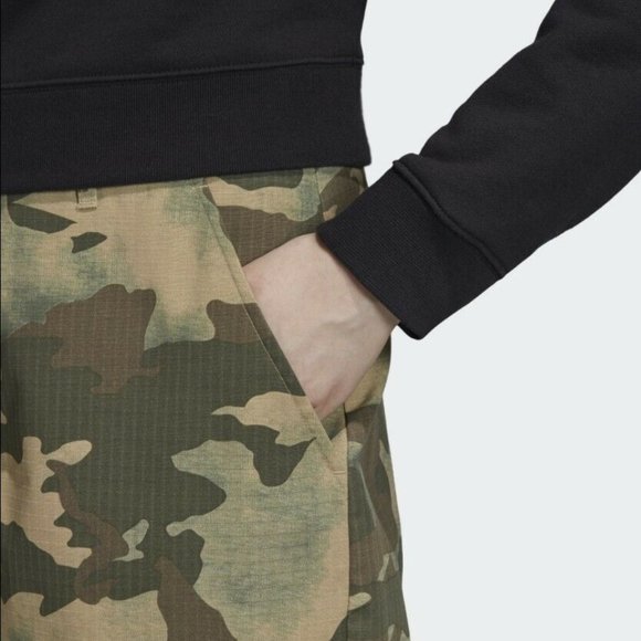⛔️SOLD⛔️ ADIDAS Originals Camo Cargo Track Pants S - Picture 5 of 16
